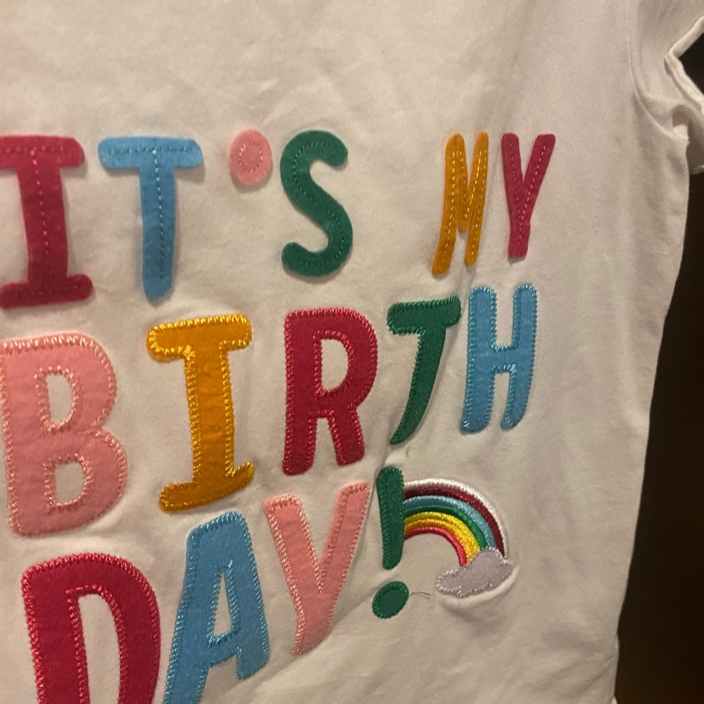 IT’S my BIRTHDAY T-shirt. Short sleeve. Size is 120 Euro/ 6-7 US